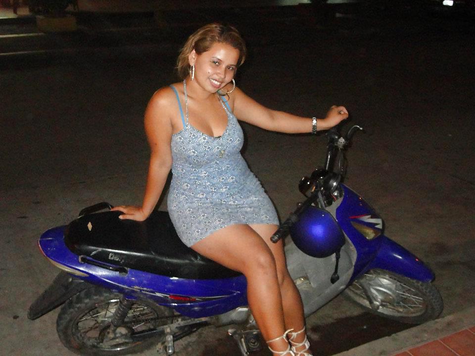25P Chubby latina