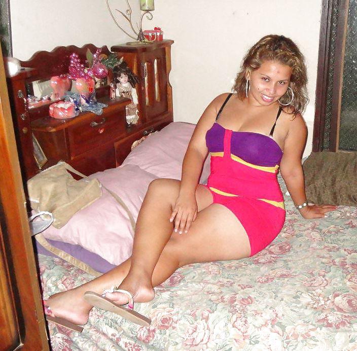 25P Chubby latina