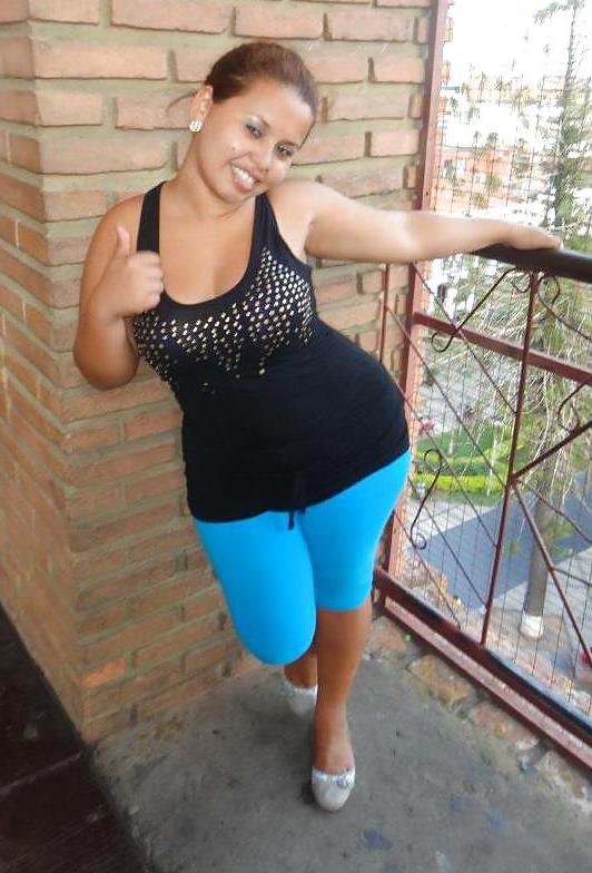 25P Chubby latina