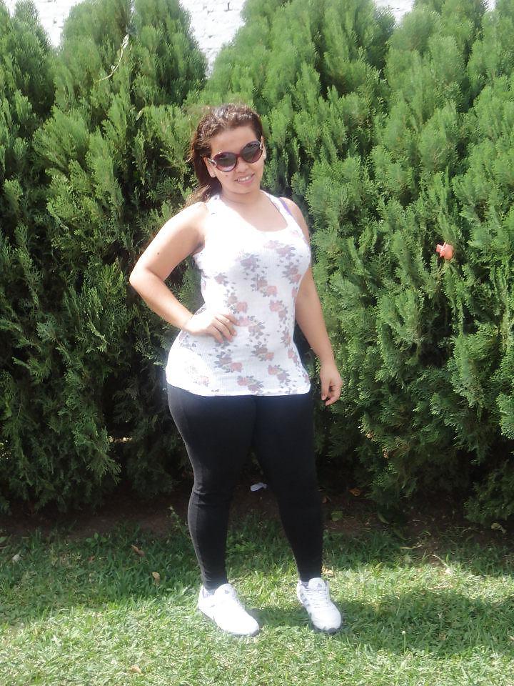 25P Chubby latina
