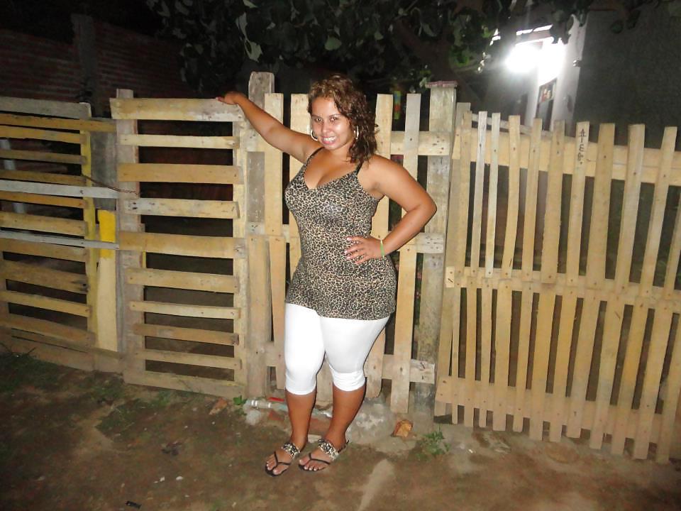 25P Chubby latina