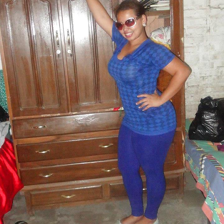 25P Chubby latina