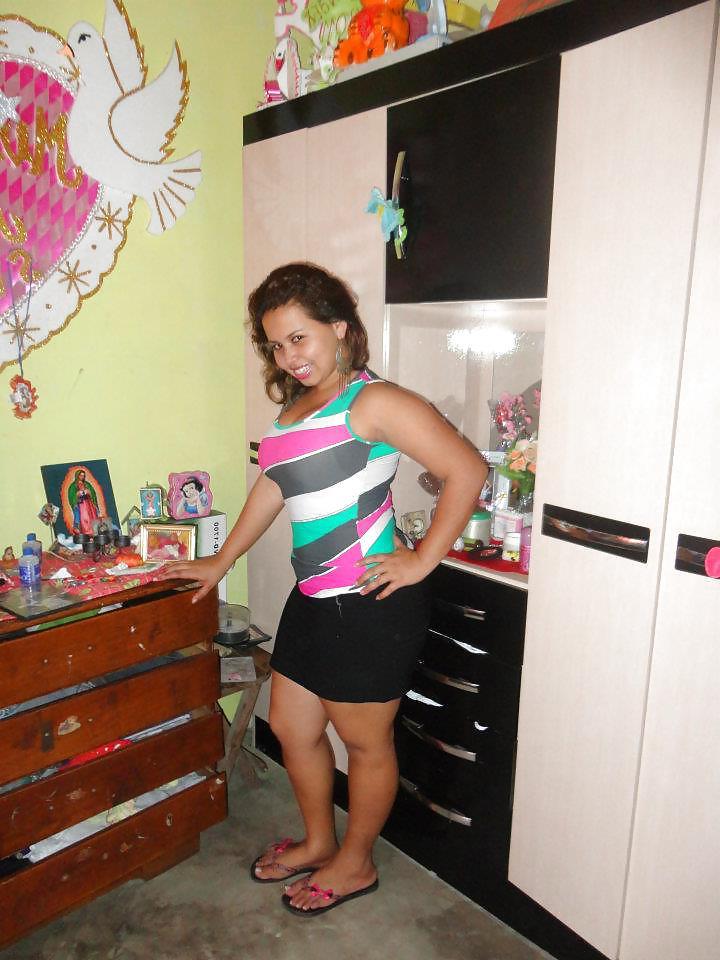 25P Chubby latina