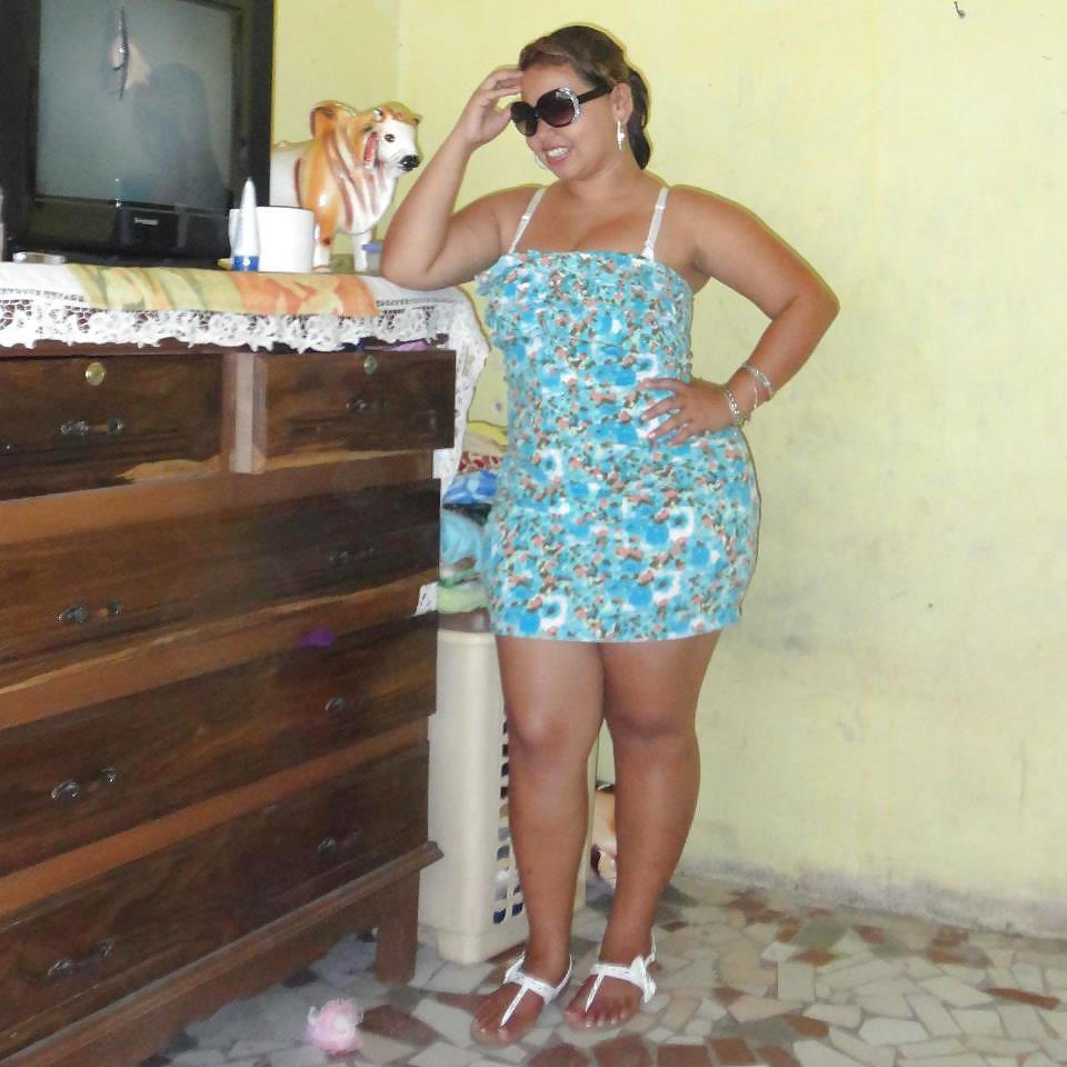 25P Chubby latina