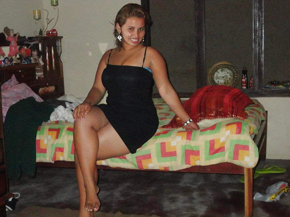25P Chubby latina