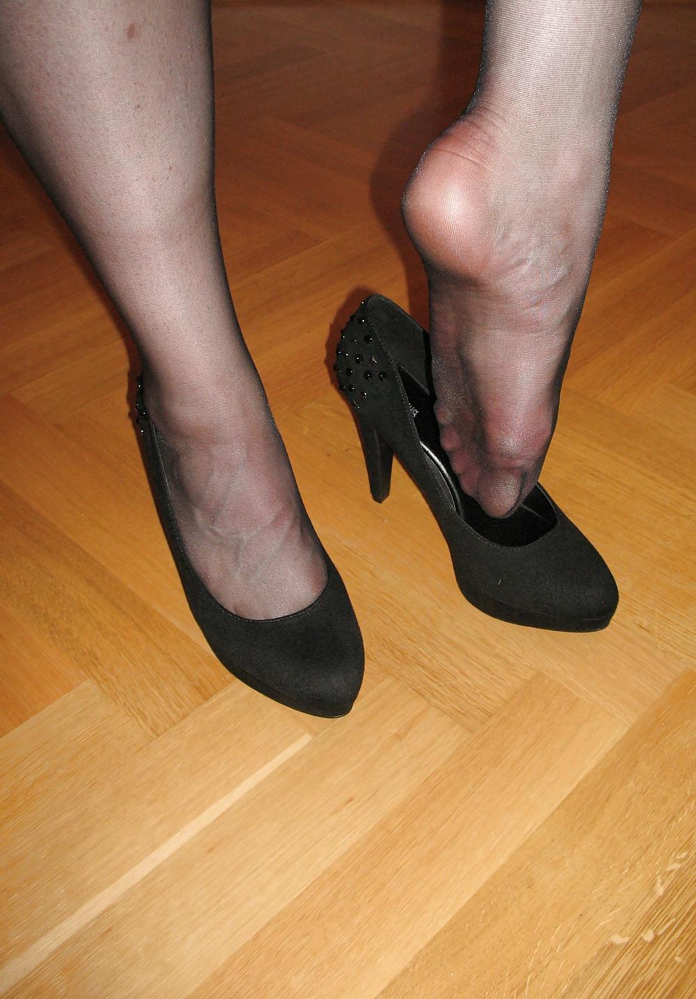 11P Sexy Feet & High Heels