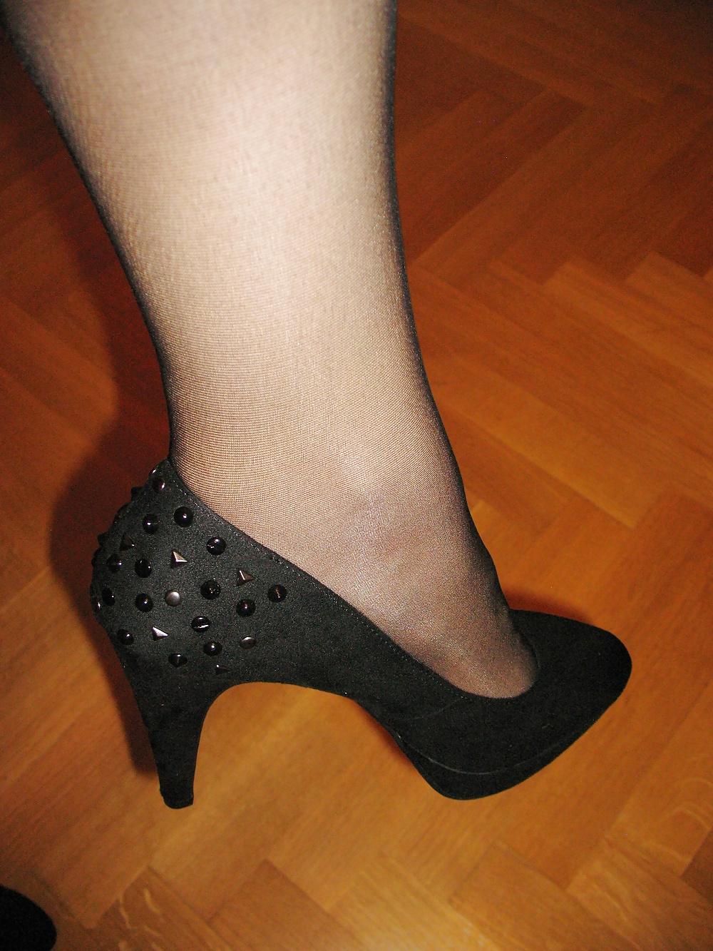 11P Sexy Feet & High Heels