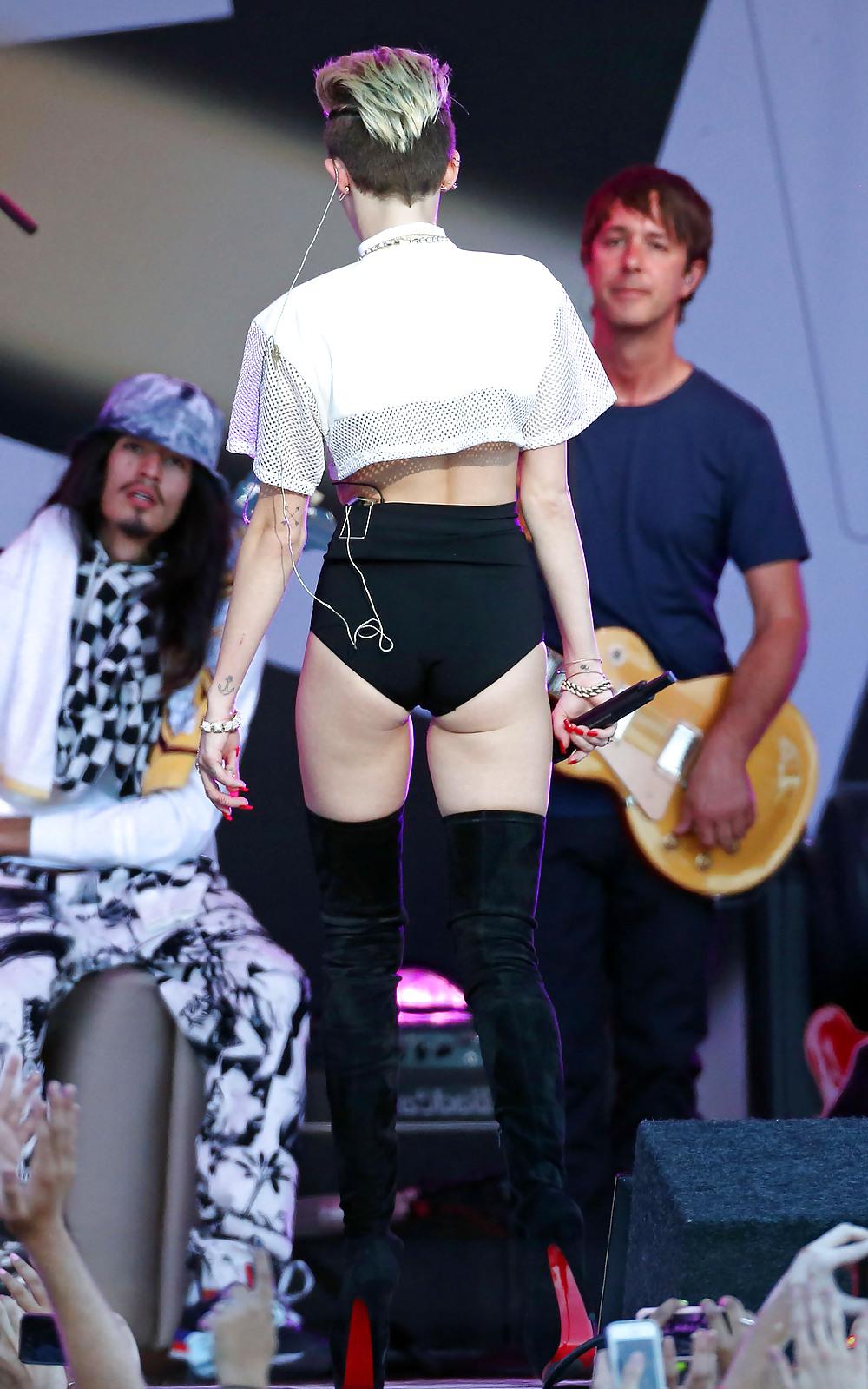 22P Miley Cyrus - Sexy Bitch Ass