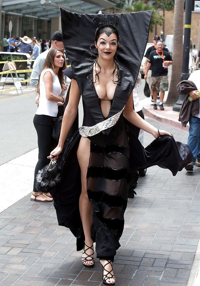 25P Adrianne Curry - Legs & Feet