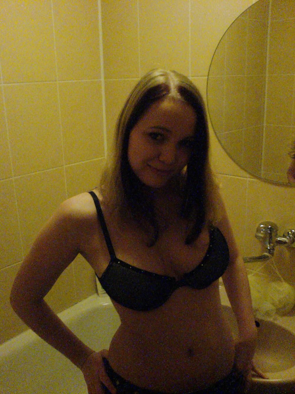 9P Czech Amateur Girl VII. 