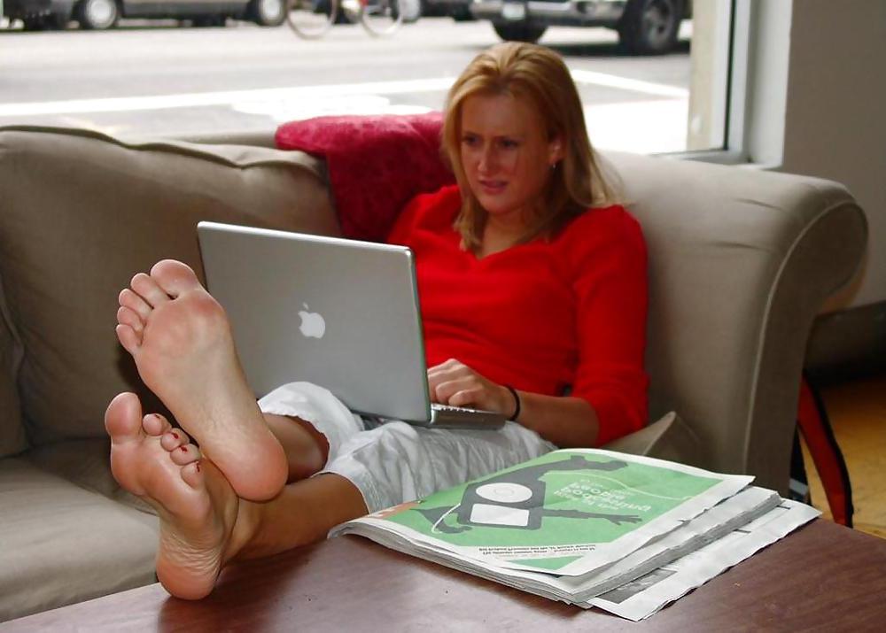25P Sweet Mature Feet