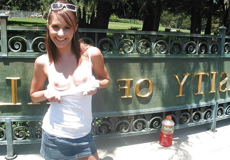 25P Nude Flashing In Public,by Blondelover.