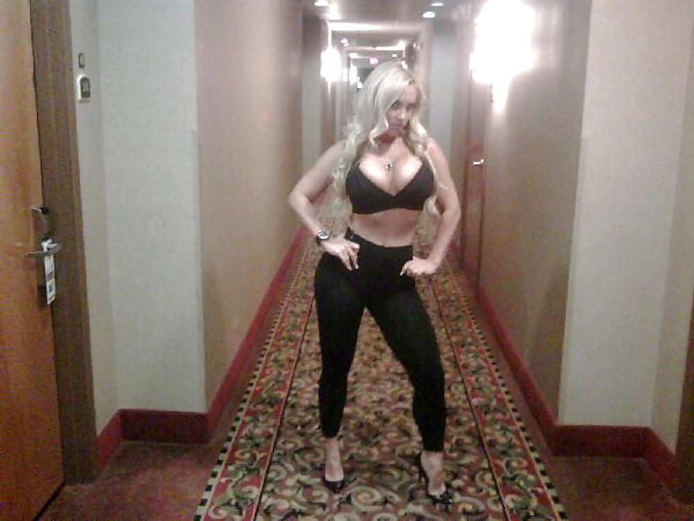12P Vulgar Bitch Coco Austin