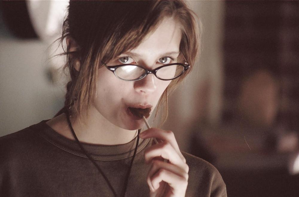 25P Damen mit Brille 11