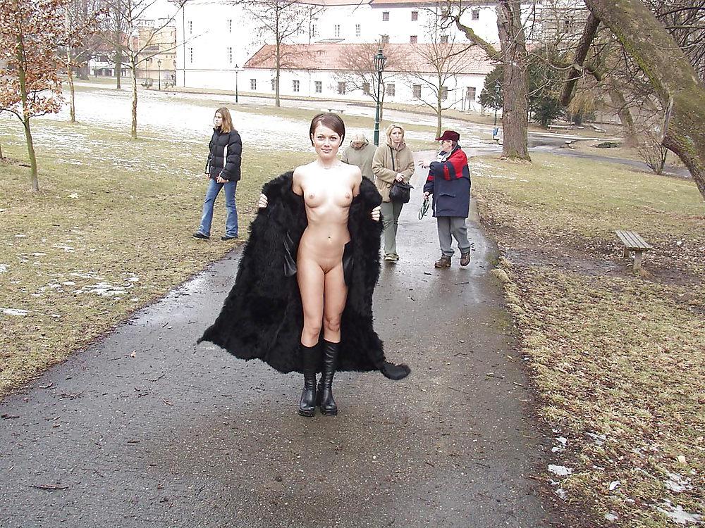 25P Nude in Public 3