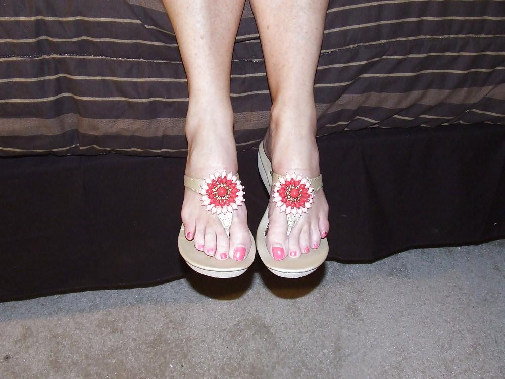9P Feet, Toes, Shoes