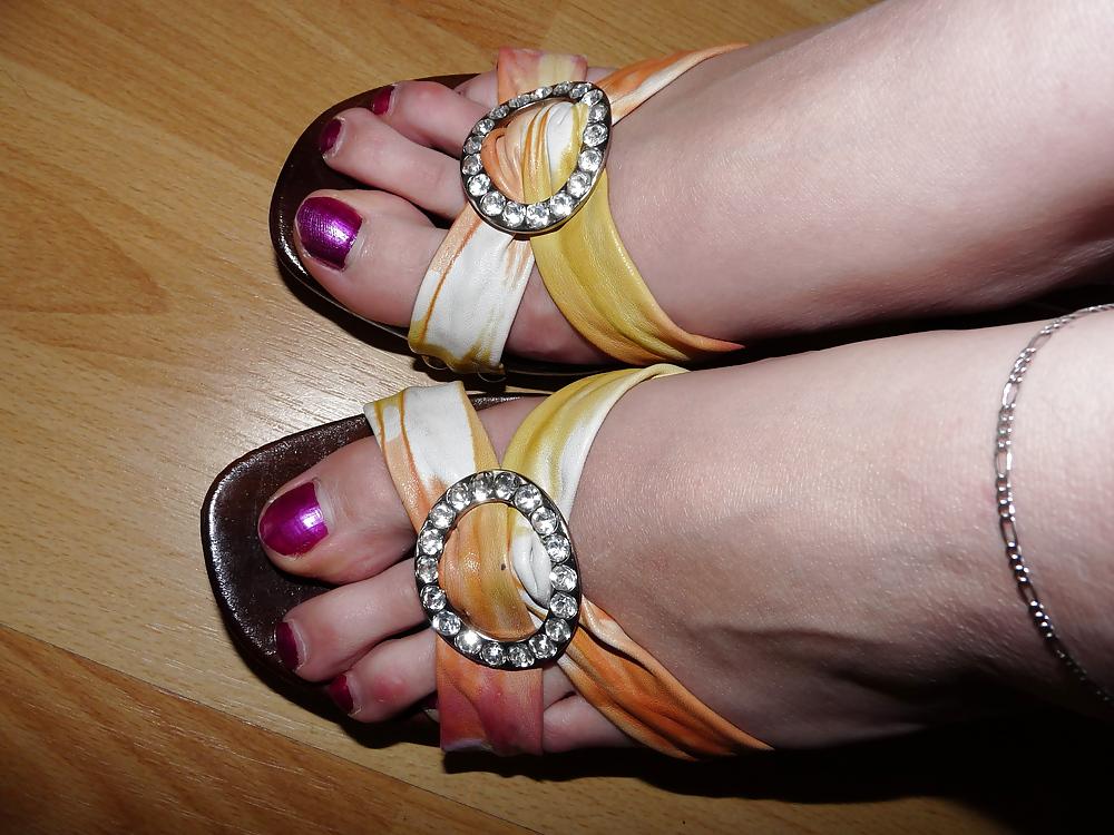 18P Wifes heels sandals sexy toes feet