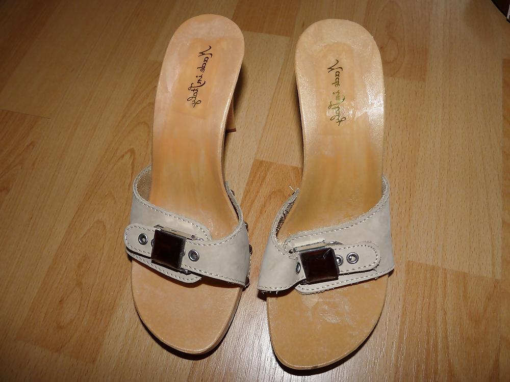 18P Wifes heels sandals sexy toes feet