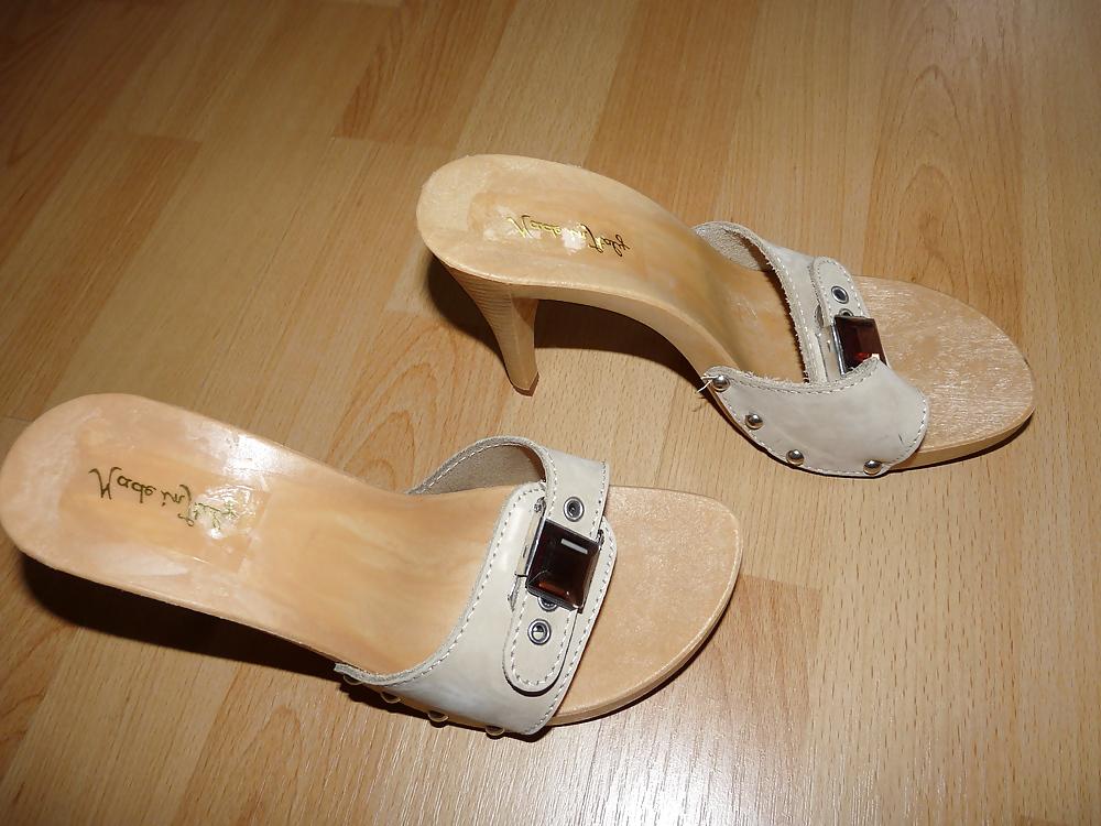 18P Wifes heels sandals sexy toes feet