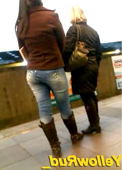 6P Gostosa esperando o trem - BR 