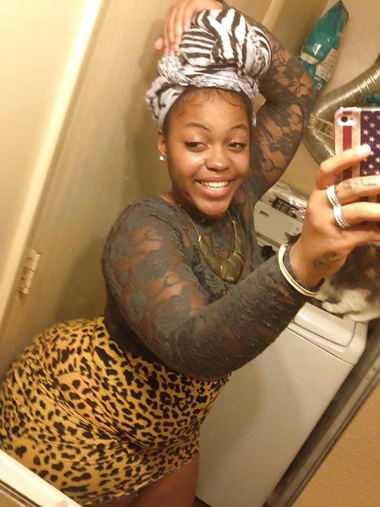 17P BIGGEST THICKEST ASS IN AMERICA!!! nice young teenage bitch