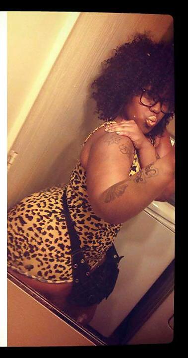 17P BIGGEST THICKEST ASS IN AMERICA!!! nice young teenage bitch