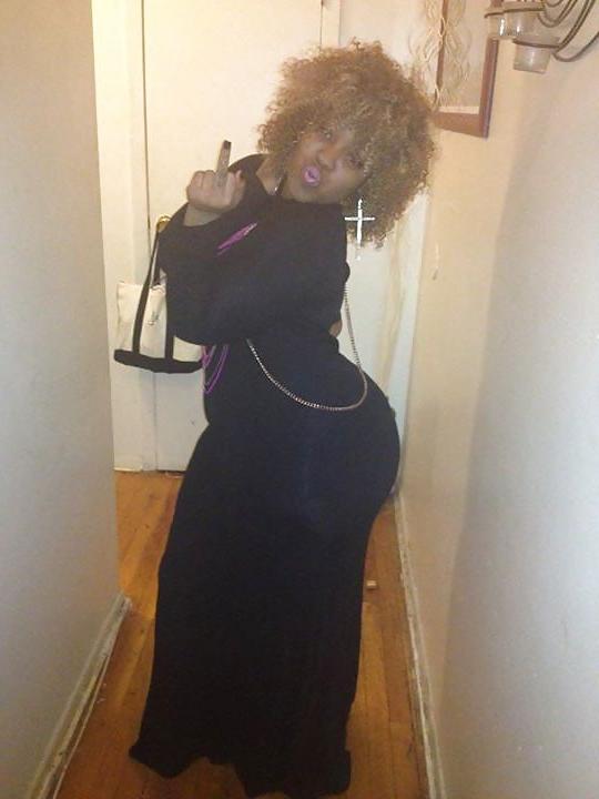 17P BIGGEST THICKEST ASS IN AMERICA!!! nice young teenage bitch