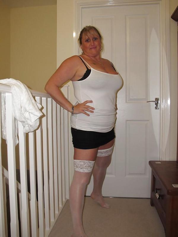 25P Real wives and girlfriends in stockings 2
