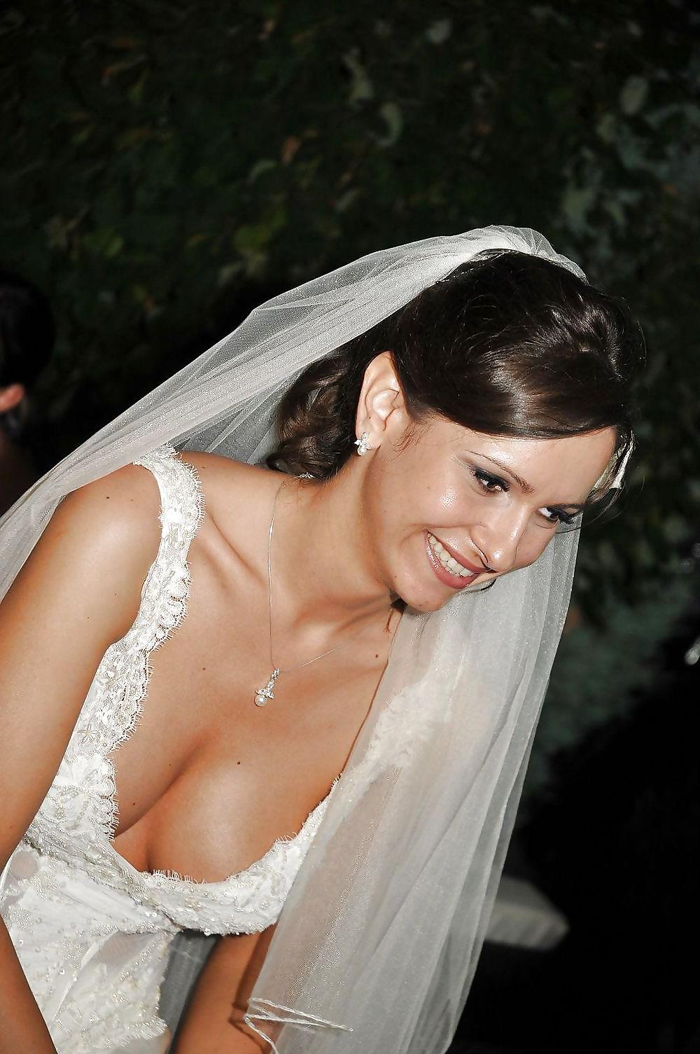 15P Here CUMS The Bride 01