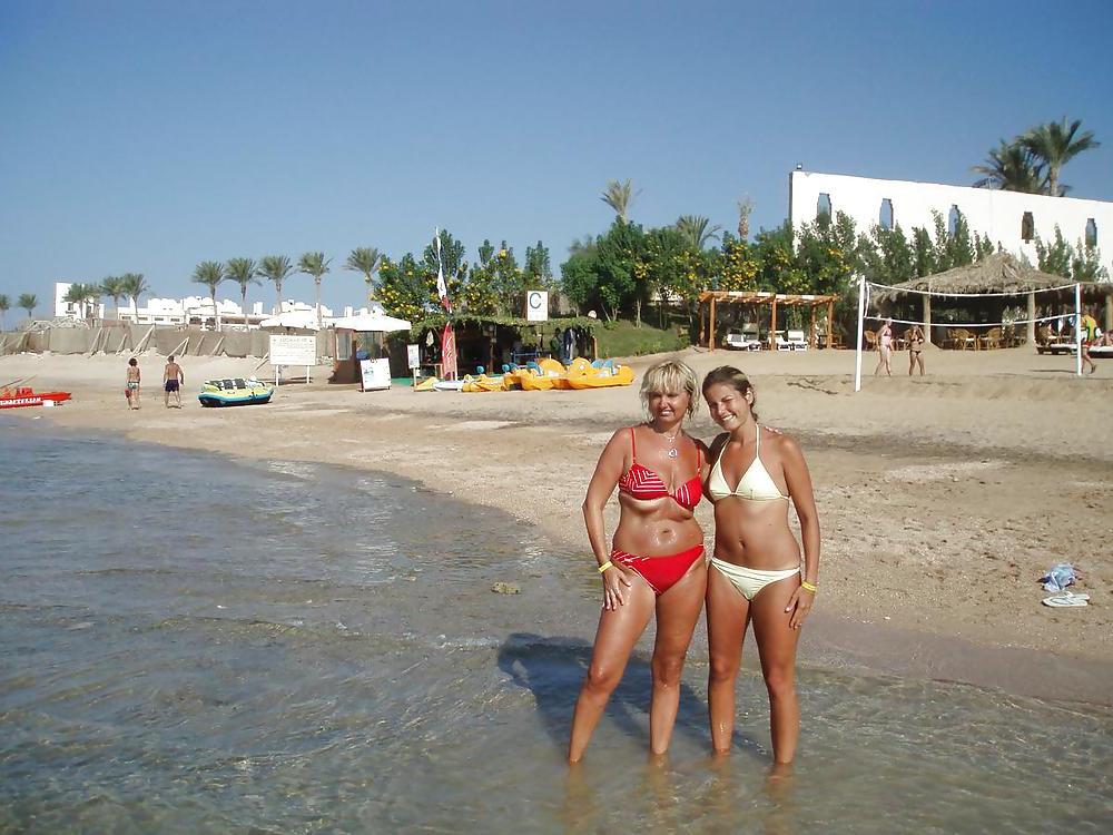 25P Topless in Egypt