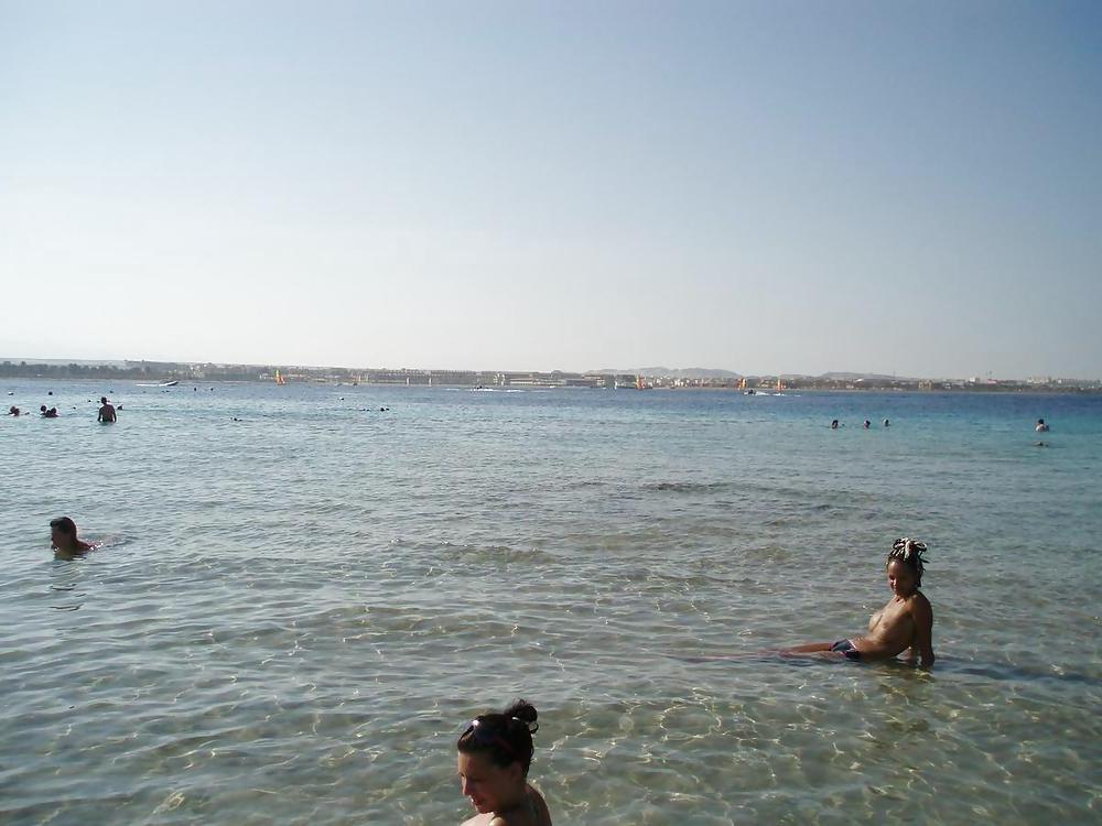 25P Topless in Egypt
