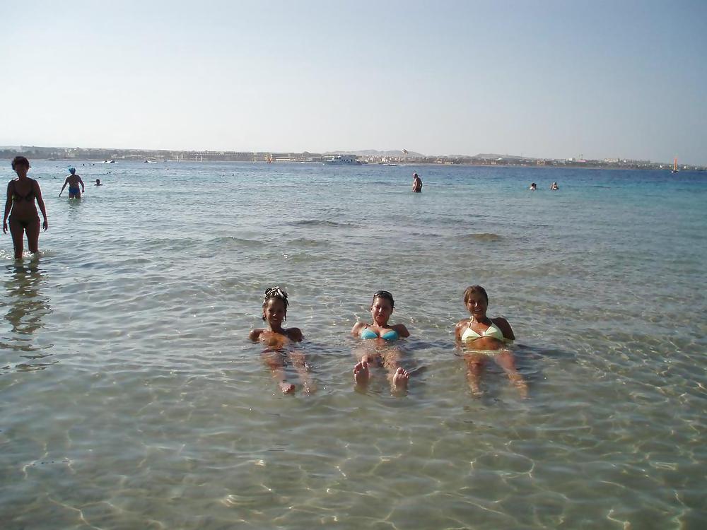 25P Topless in Egypt
