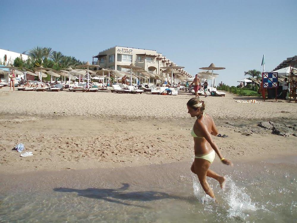 25P Topless in Egypt
