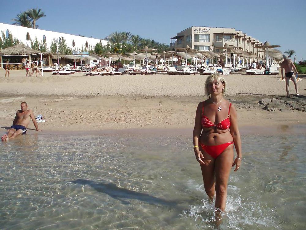 25P Topless in Egypt