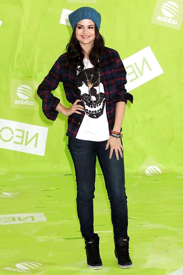 15P Selena Gomez My Queen