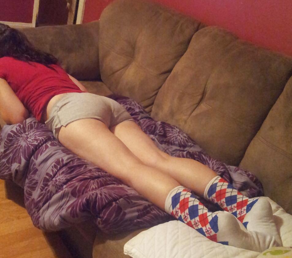 25P My wifes sexy ass and feet 