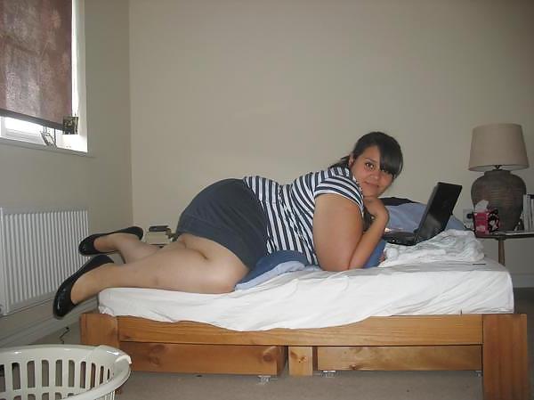 25P Very Cute Fat Girl :)
