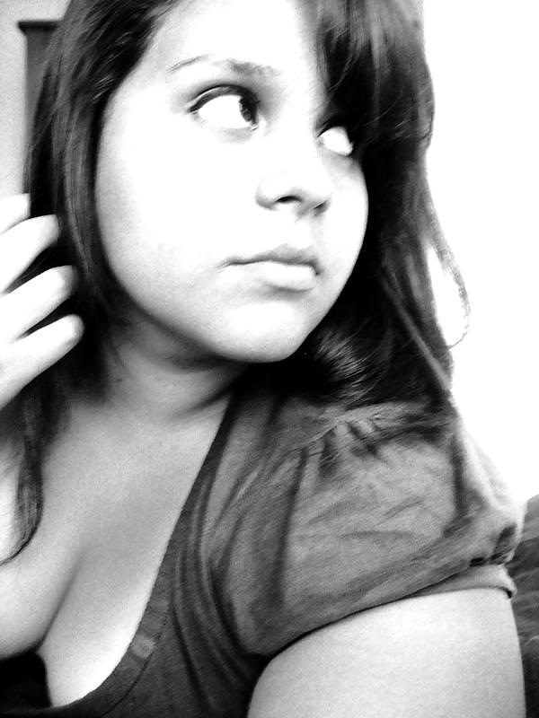 25P Very Cute Fat Girl :)