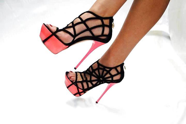 25P Feet and Heel Fetish 18