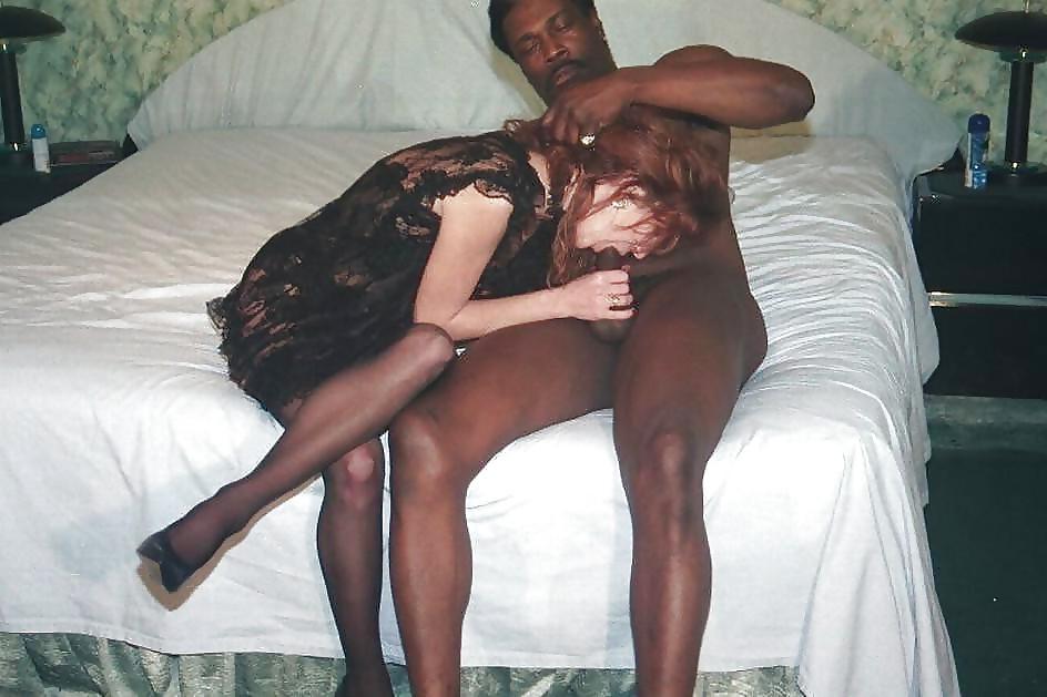 25P White Sluts Sucking BBC