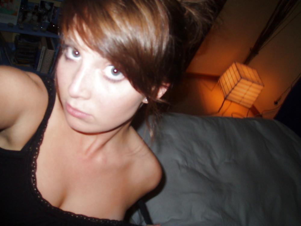 25P Cute ExGF Topless