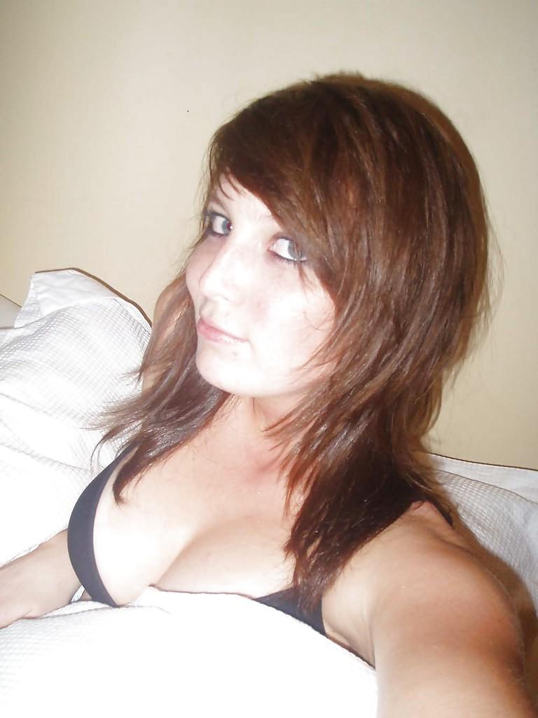 25P Cute ExGF Topless
