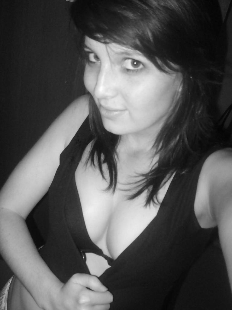 25P Cute ExGF Topless