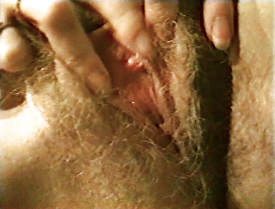 12P SAG - Sexy Bitch Hairy Pussy Play 06 - Fotzenspiel