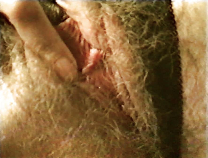 12P SAG - Sexy Bitch Hairy Pussy Play 06 - Fotzenspiel