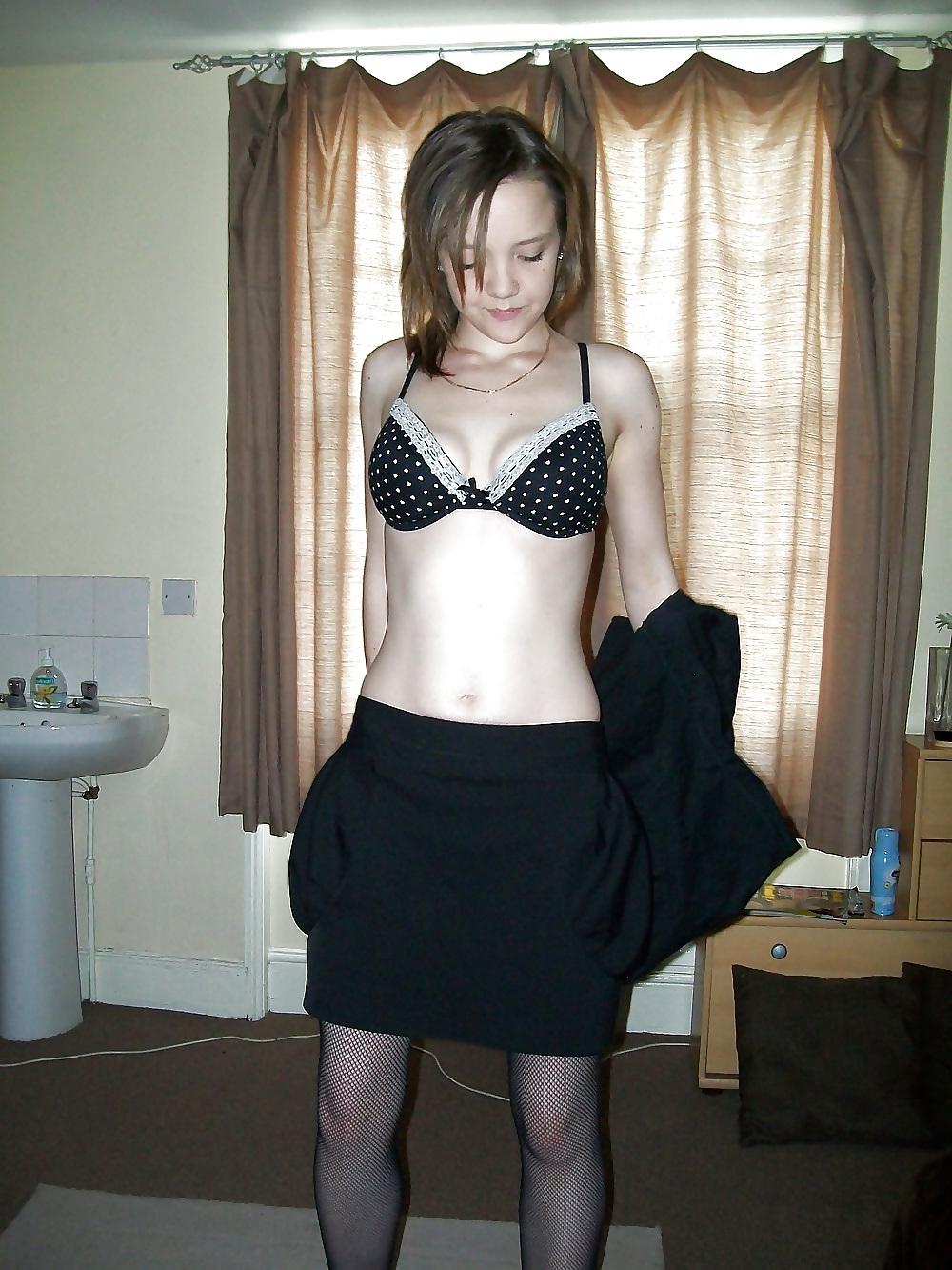 25P British Non nude teens, again.