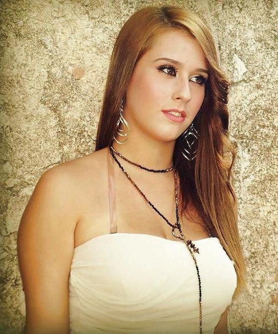 10P Alessia L. - Amazing Big-Breasted Beauty Queen 