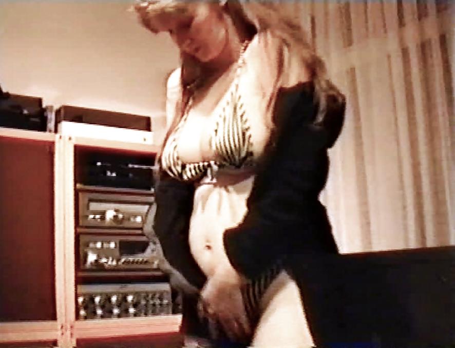10P SAG - Hot Voluptuous Big Boobed Bikini Bitch 06