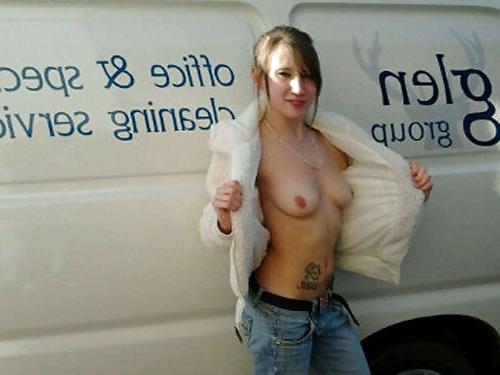 25P British Chavs Flashing their Flesh