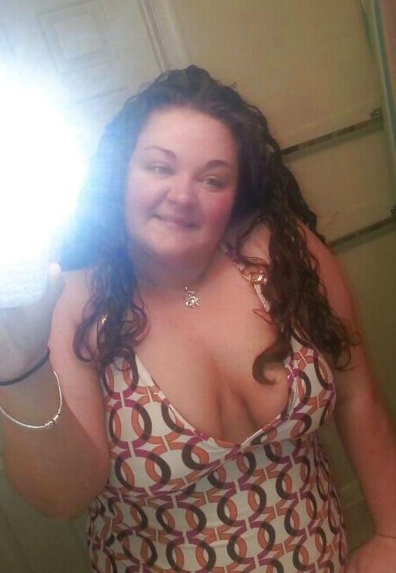13P Chubby brunette amateur